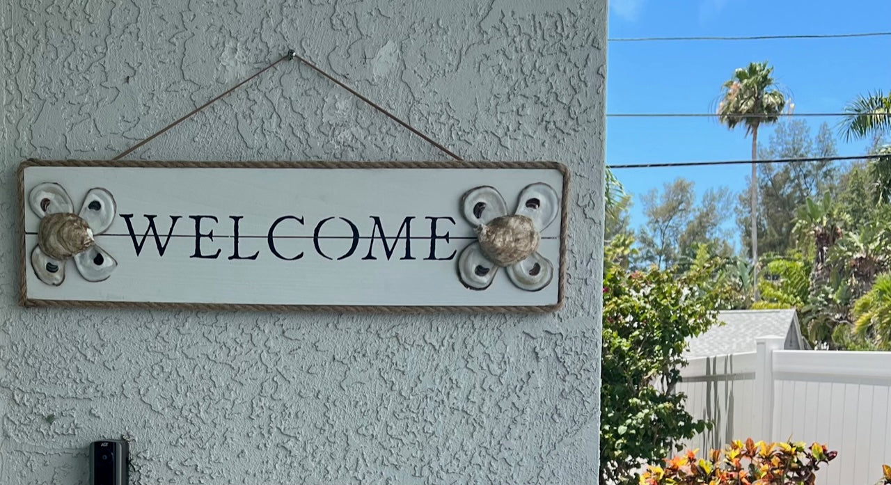 Oyster "Welcome" Sign - 24.5" x 6.5" - White with rope